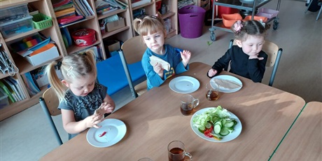 Powiększ grafikę: dzien-zdrowej-tortilli-655972.jpg