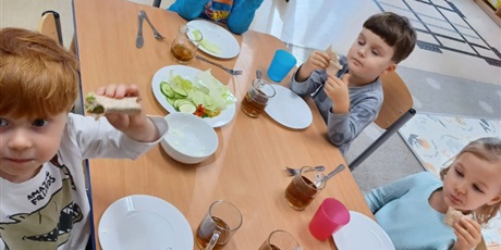 Powiększ grafikę: dzien-zdrowej-tortilli-655976.jpg