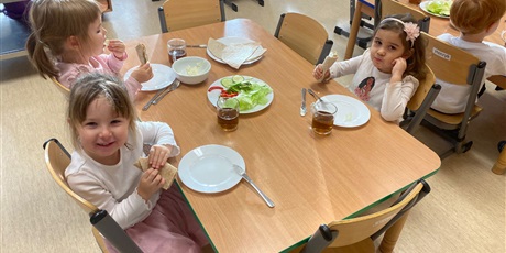 Powiększ grafikę: dzien-zdrowej-tortilli-655996.jpg