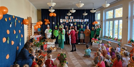 Powiększ grafikę: jesienny-bal-warzywny-w-wesolych-skrzatach-718935.jpg