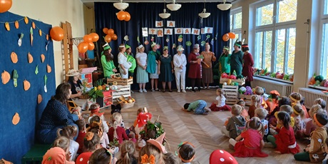 Powiększ grafikę: jesienny-bal-warzywny-w-wesolych-skrzatach-718944.jpg