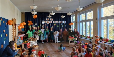 Powiększ grafikę: jesienny-bal-warzywny-w-wesolych-skrzatach-718946.jpg