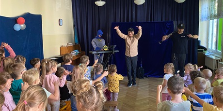 Powiększ grafikę: koncert-muzyczny-na-sygnale-albo-wcale-643881.jpg