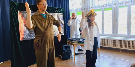 Powiększ grafikę: kosmiczna-podroz-z-art2you-w-przedszkolu-wesole-skrzaty-690254.jpg