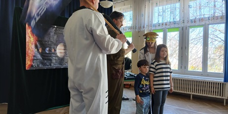 Powiększ grafikę: kosmiczna-podroz-z-art2you-w-przedszkolu-wesole-skrzaty-690256.jpg