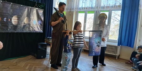 Powiększ grafikę: kosmiczna-podroz-z-art2you-w-przedszkolu-wesole-skrzaty-690257.jpg