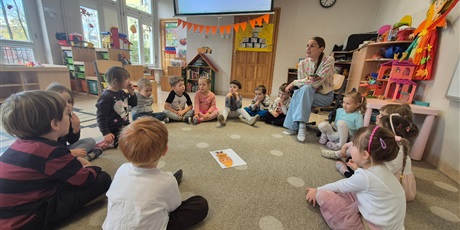 Powiększ grafikę: kreatywne-zajecia-z-wykorzystaniem-sztucznej-inteligencji-w-grupie-chochliki-656973.jpg