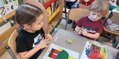 Powiększ grafikę: miedzynarodowy-dzien-klockow-lego-w-przedszkolu-wesole-skrzaty-671602.jpg