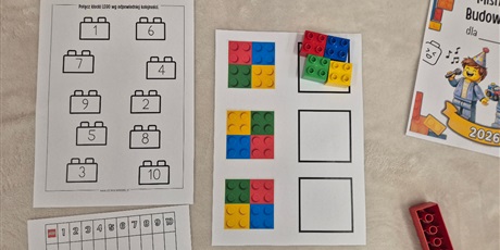 Powiększ grafikę: miedzynarodowy-dzien-klockow-lego-w-przedszkolu-wesole-skrzaty-671619.jpg