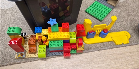 Powiększ grafikę: miedzynarodowy-dzien-klockow-lego-w-przedszkolu-wesole-skrzaty-671623.jpg