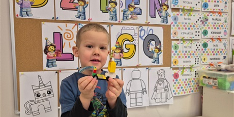 Powiększ grafikę: miedzynarodowy-dzien-klockow-lego-w-przedszkolu-wesole-skrzaty-671626.jpg