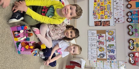 Powiększ grafikę: miedzynarodowy-dzien-klockow-lego-w-przedszkolu-wesole-skrzaty-671632.jpg