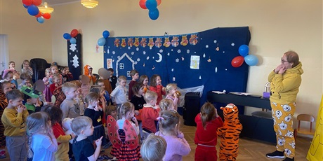 Powiększ grafikę: miedzynarodowy-dzien-kubusia-puchatka-w-wesolych-skrzatach-671537.jpg