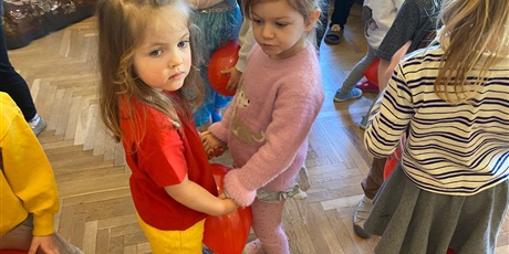 Powiększ grafikę: miedzynarodowy-dzien-kubusia-puchatka-w-wesolych-skrzatach-671561.jpg