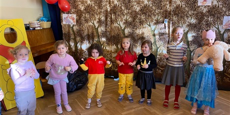 Powiększ grafikę: miedzynarodowy-dzien-kubusia-puchatka-w-wesolych-skrzatach-671565.jpg