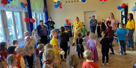 Powiększ grafikę: miedzynarodowy-dzien-kubusia-puchatka-w-wesolych-skrzatach-671580.jpg