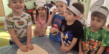 Powiększ grafikę: miedzynarodowy-dzien-pizzy-w-wesolych-skrzatach-675940.jpg