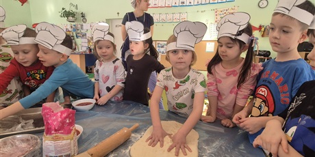 Powiększ grafikę: miedzynarodowy-dzien-pizzy-w-wesolych-skrzatach-675949.jpg