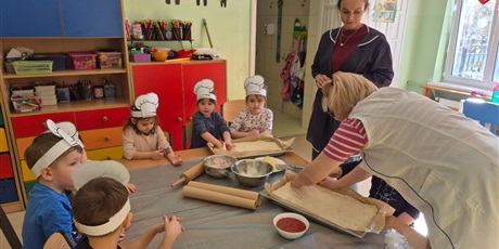 Powiększ grafikę: miedzynarodowy-dzien-pizzy-w-wesolych-skrzatach-675952.jpg