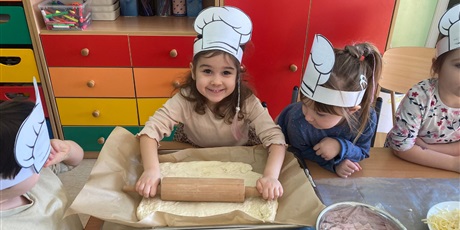 Powiększ grafikę: miedzynarodowy-dzien-pizzy-w-wesolych-skrzatach-675987.jpg