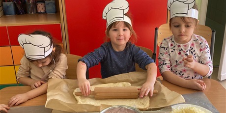 Powiększ grafikę: miedzynarodowy-dzien-pizzy-w-wesolych-skrzatach-675988.jpg