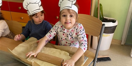 Powiększ grafikę: miedzynarodowy-dzien-pizzy-w-wesolych-skrzatach-675989.jpg