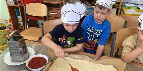 Powiększ grafikę: miedzynarodowy-dzien-pizzy-w-wesolych-skrzatach-675990.jpg