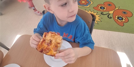 Powiększ grafikę: miedzynarodowy-dzien-pizzy-w-wesolych-skrzatach-676016.jpg