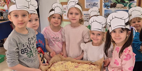 Międzynarodowy Dzień Pizzy w „Wesołych Skrzatach”
