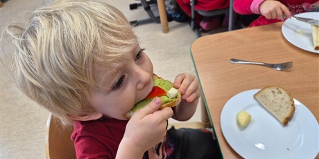 Powiększ grafikę: mikolajkowe-kanapki-w-wesolych-skrzatach-663313.jpg