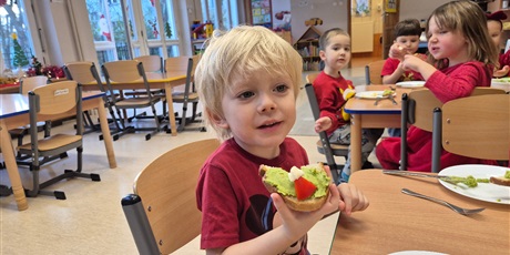 Powiększ grafikę: mikolajkowe-kanapki-w-wesolych-skrzatach-663318.jpg