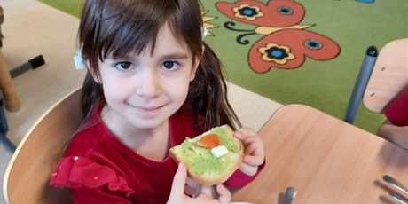 Powiększ grafikę: mikolajkowe-kanapki-w-wesolych-skrzatach-663322.jpg