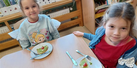 Powiększ grafikę: mikolajkowe-kanapki-w-wesolych-skrzatach-663327.jpg