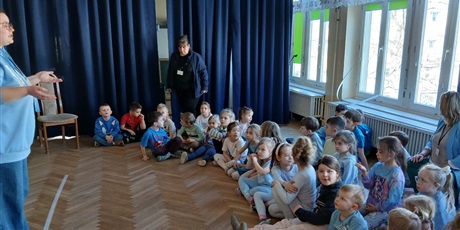 Powiększ grafikę: niebieskie-igrzyska-w-przedszkolu-wesole-skrzaty-687366.jpg