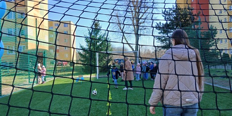 Powiększ grafikę: niebieskie-igrzyska-w-przedszkolu-wesole-skrzaty-687393.jpg