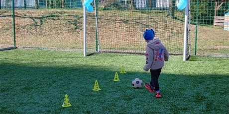 Powiększ grafikę: niebieskie-igrzyska-w-przedszkolu-wesole-skrzaty-687413.jpg