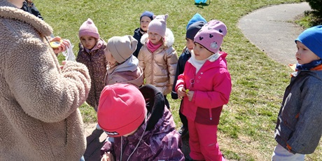 Powiększ grafikę: niebieskie-igrzyska-w-przedszkolu-wesole-skrzaty-687424.jpg