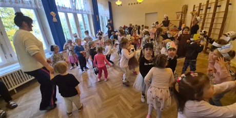 Powiększ grafikę: obchody-dnia-kundelka-w-wesolych-skrzatach-651094.jpg