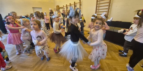 Powiększ grafikę: obchody-dnia-kundelka-w-wesolych-skrzatach-651096.jpg