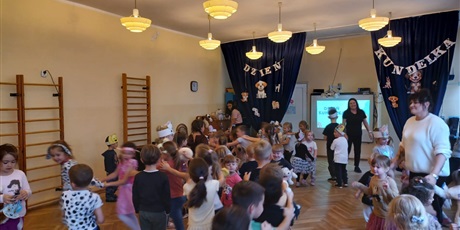 Powiększ grafikę: obchody-dnia-kundelka-w-wesolych-skrzatach-651102.jpg