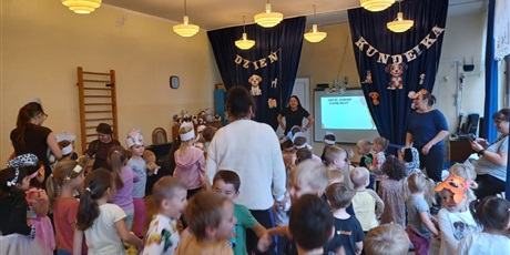 Powiększ grafikę: obchody-dnia-kundelka-w-wesolych-skrzatach-651111.jpg