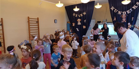 Powiększ grafikę: obchody-dnia-kundelka-w-wesolych-skrzatach-651113.jpg