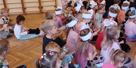 Powiększ grafikę: obchody-dnia-kundelka-w-wesolych-skrzatach-651119.jpg