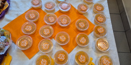 Powiększ grafikę: obchody-dnia-tumbo-i-kiermasz-charytatywny-w-wesolych-skrzatach-657024.jpg