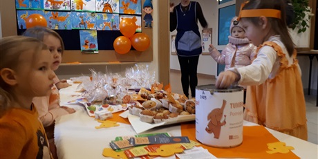 Powiększ grafikę: obchody-dnia-tumbo-i-kiermasz-charytatywny-w-wesolych-skrzatach-658362.jpg