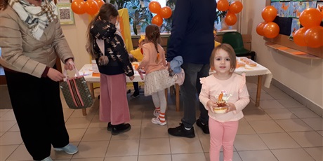 Powiększ grafikę: obchody-dnia-tumbo-i-kiermasz-charytatywny-w-wesolych-skrzatach-658365.jpg