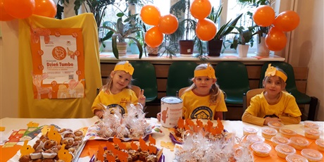 Powiększ grafikę: obchody-dnia-tumbo-i-kiermasz-charytatywny-w-wesolych-skrzatach-658371.jpg