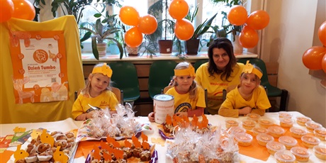 Powiększ grafikę: obchody-dnia-tumbo-i-kiermasz-charytatywny-w-wesolych-skrzatach-658373.jpg