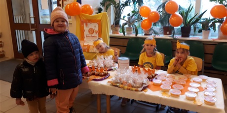 Powiększ grafikę: obchody-dnia-tumbo-i-kiermasz-charytatywny-w-wesolych-skrzatach-658375.jpg