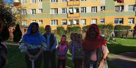 Powiększ grafikę: pasowanie-na-przedszkolaka-w-przedszkolu-nr67-wesole-skrzaty-641610.jpg